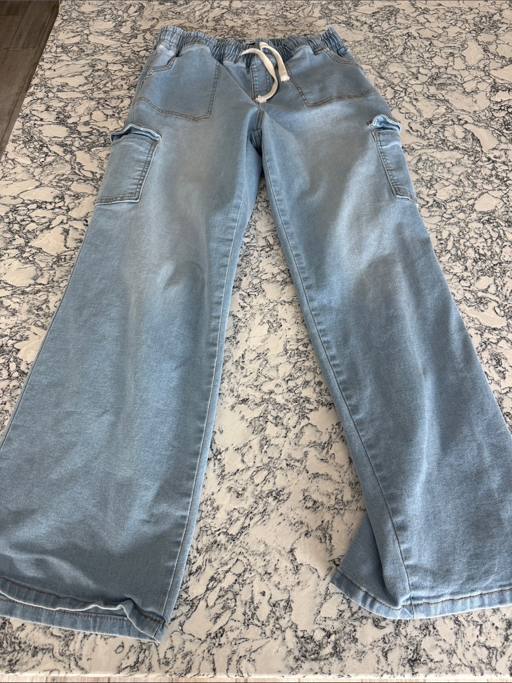 Light Blue Wide-Leg Cargo Jeans with Drawstring Waist (SHORT)